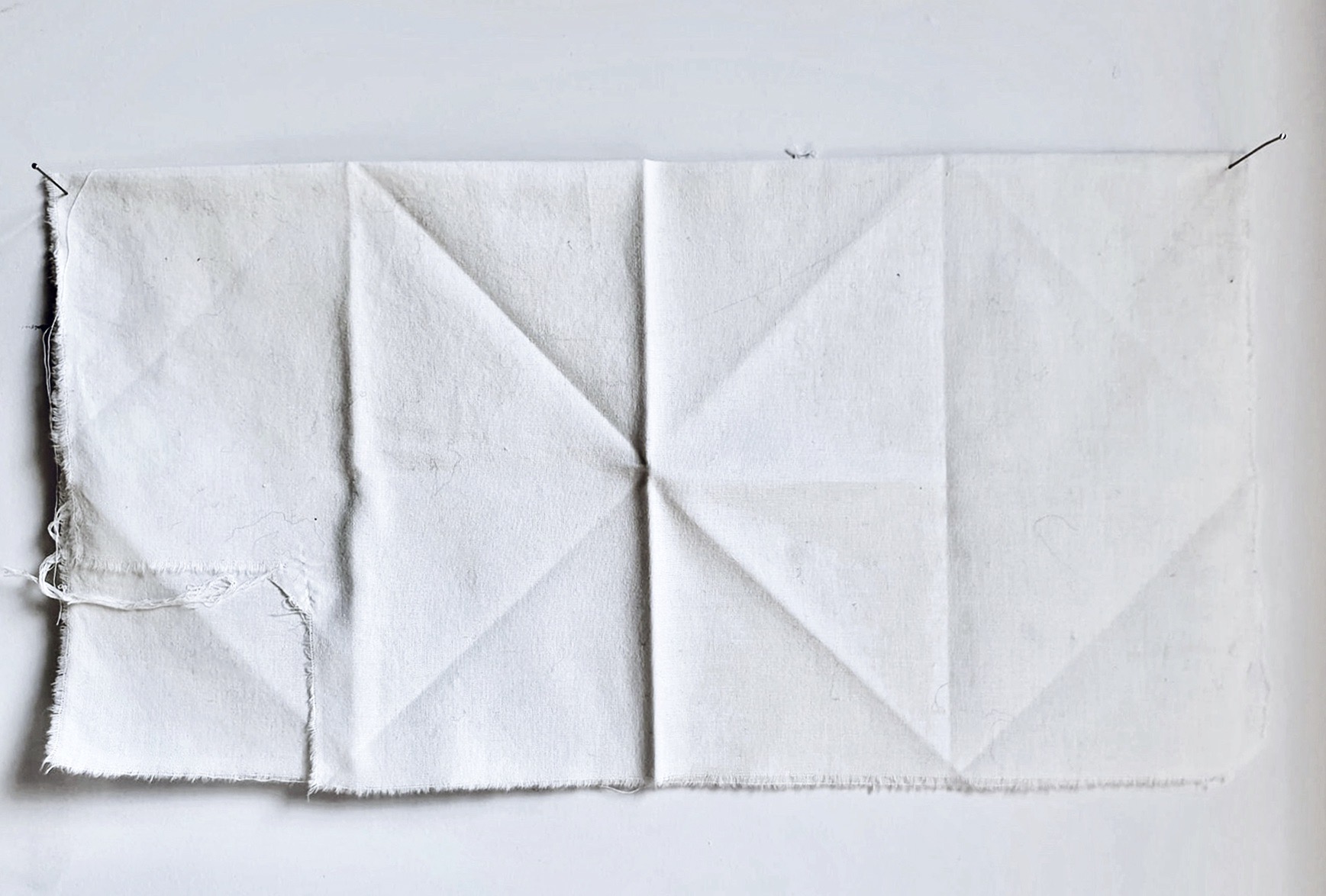 Piece of bed sheet, ironing, 40 x 15 cm